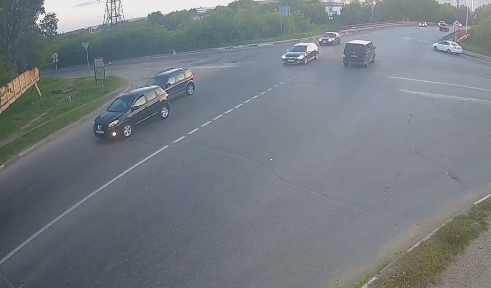 Неудачно перестроился Неудачно перестроился