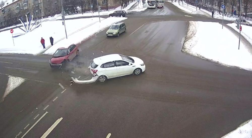 Оставила без бампера Оставила без бампера