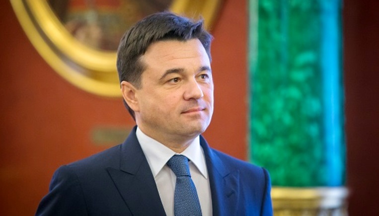 Губернатор Подмосковья поблагодарил юного героя за спасение тонувшей девочки Губернатор Подмосковья поблагодарил юного героя за спасение тонувшей девочки
