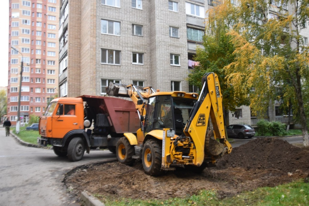 В Серпухове продолжается обустройство парковок В Серпухове продолжается обустройство парковок
