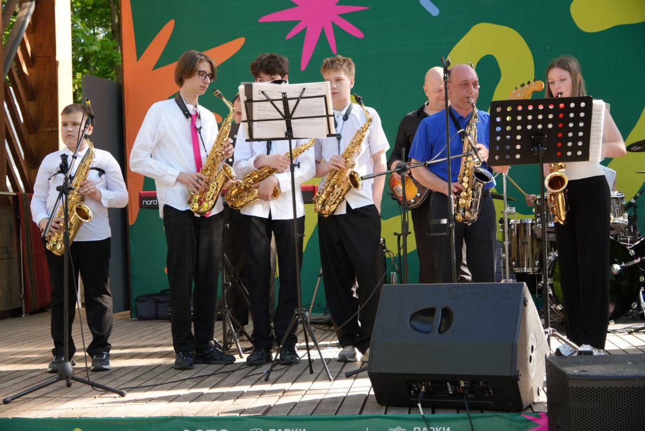 Фотография с празднования дня рождения Олега