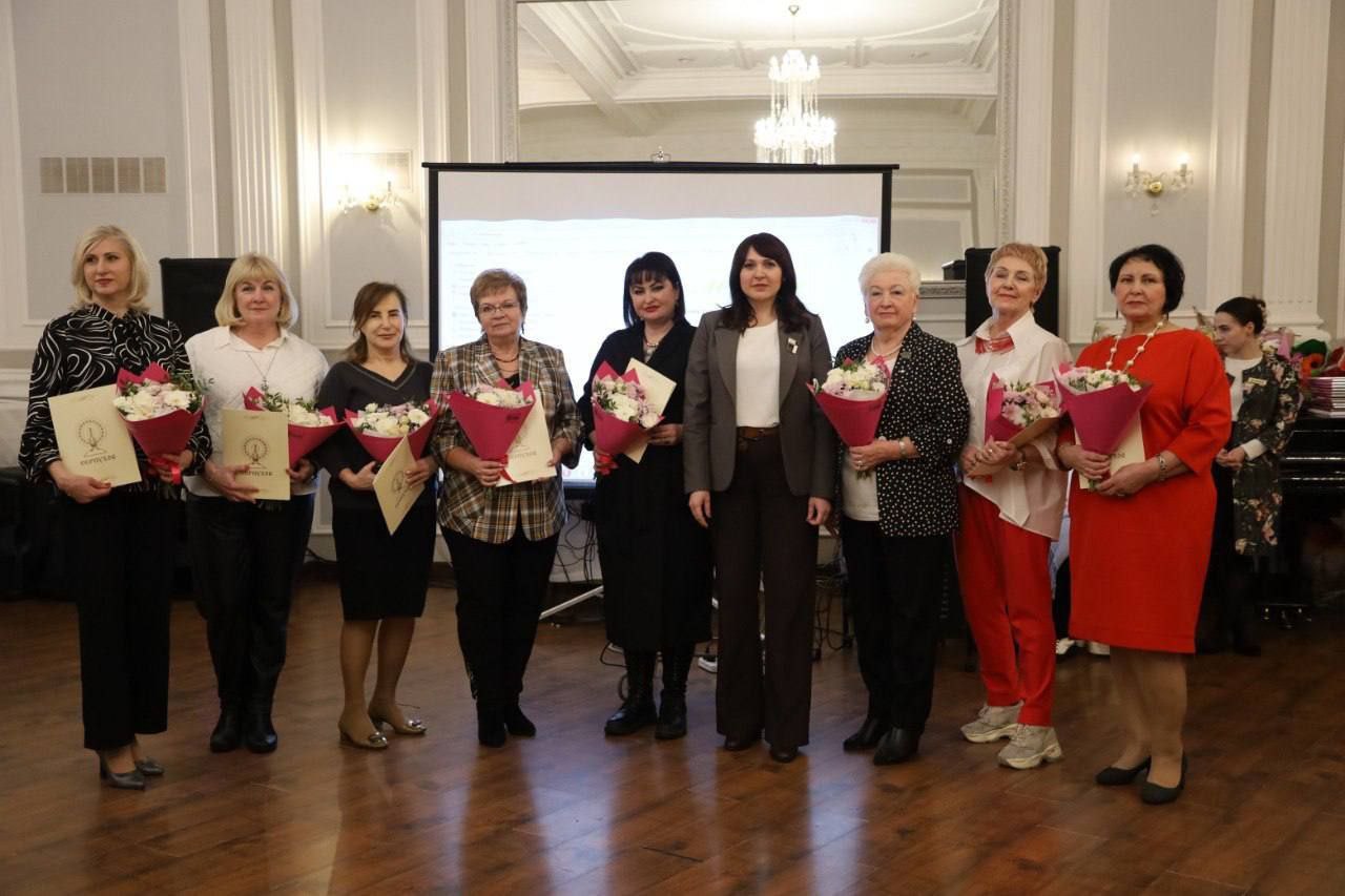 Центр доброго здоровья. М здоровье. Акция здоровье женщины. Доброе здоровье, южно-сахалинск. Ресепшен в больнице.