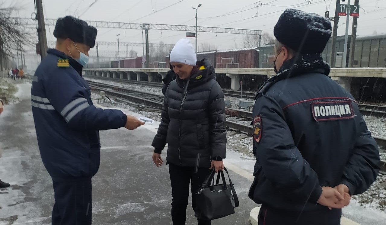 Семь нарушителей поймали на железнодорожной станции Серпухова Семь нарушителей поймали на железнодорожной станции Серпухова