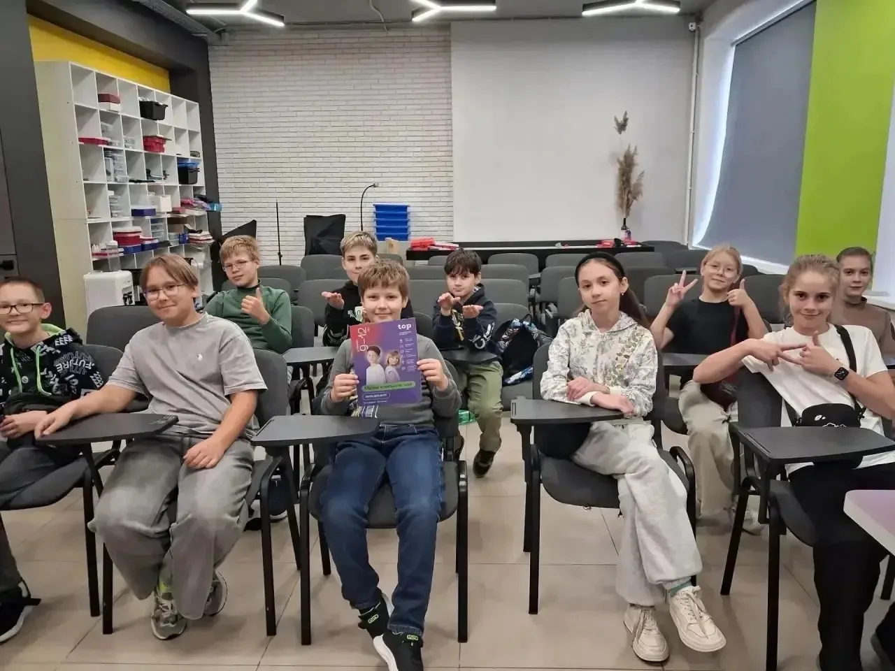 Школьники из Серпухова провели каникулы в лагере «Кибербез осень» Школьники из Серпухова провели каникулы в лагере «Кибербез осень»
