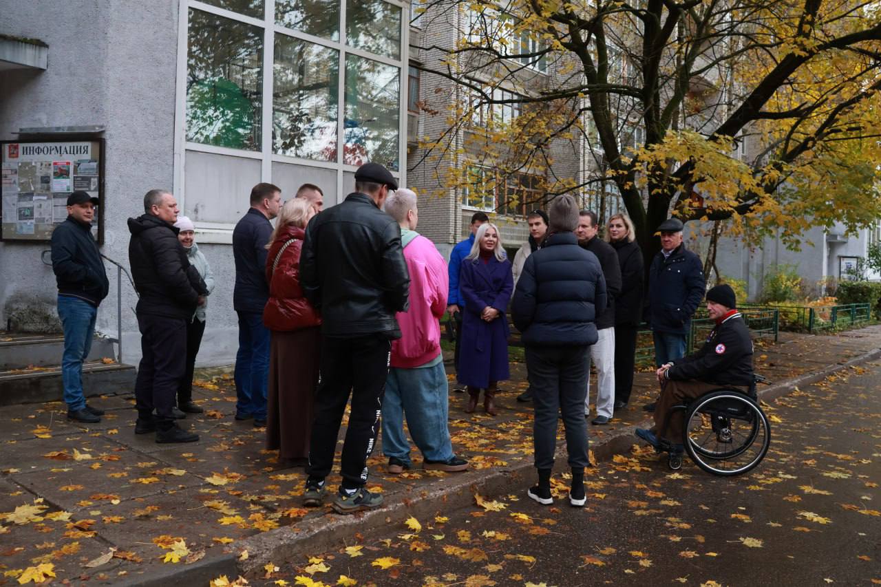 На улице Ленина в Протвино обсудили с активными жителями содержание территории