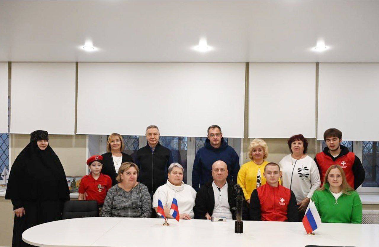 В Серпухове прошла встреча волонтеров-медиков с участником СВО