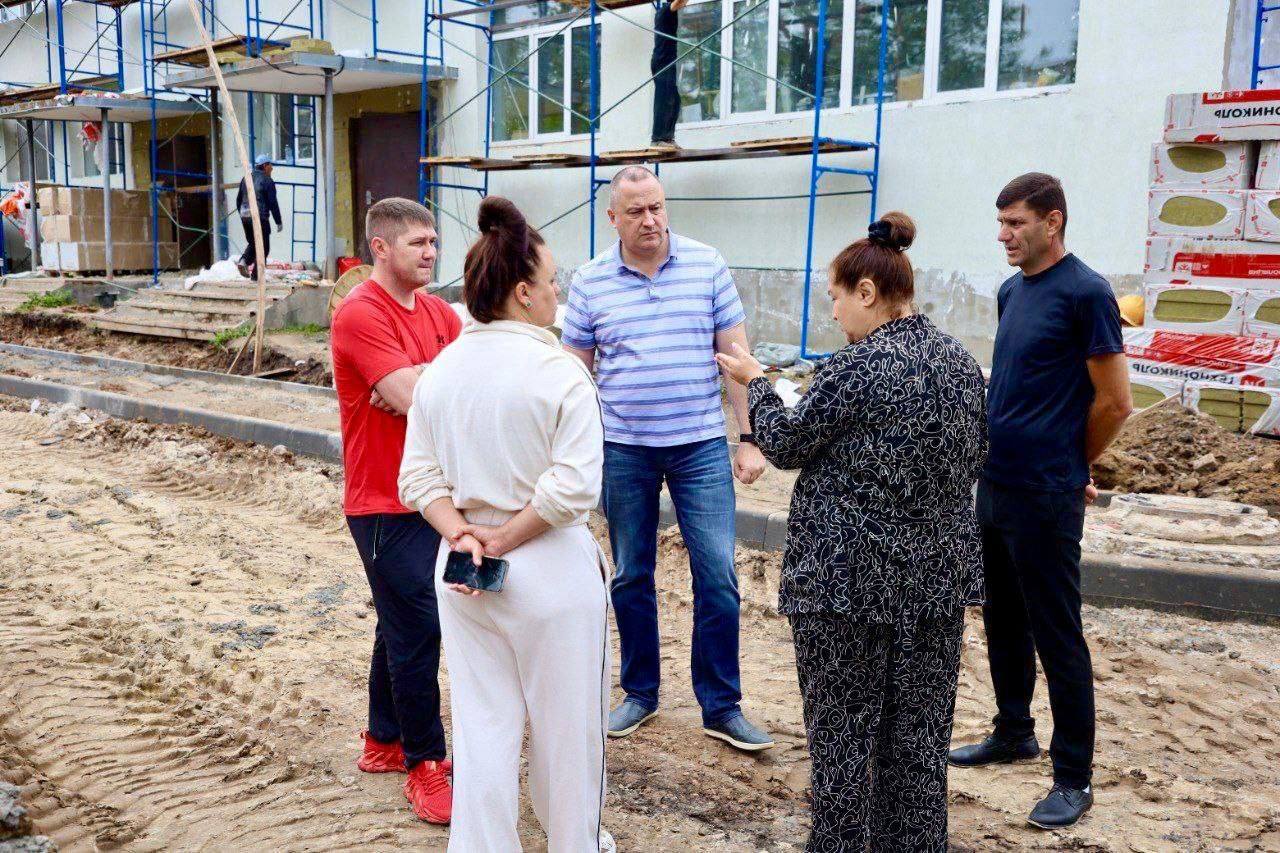 Секретарь Серпуховского местного отделения партии «Единая Россия», Глава округа Сергей Никитенко проверил ход капитального ремонта детского сада в посёлке Пролетарский Секретарь Серпуховского местного отделения партии «Единая Россия», Глава округа Сергей Никитенко проверил ход капитального ремонта детского сада в посёлке Пролетарский