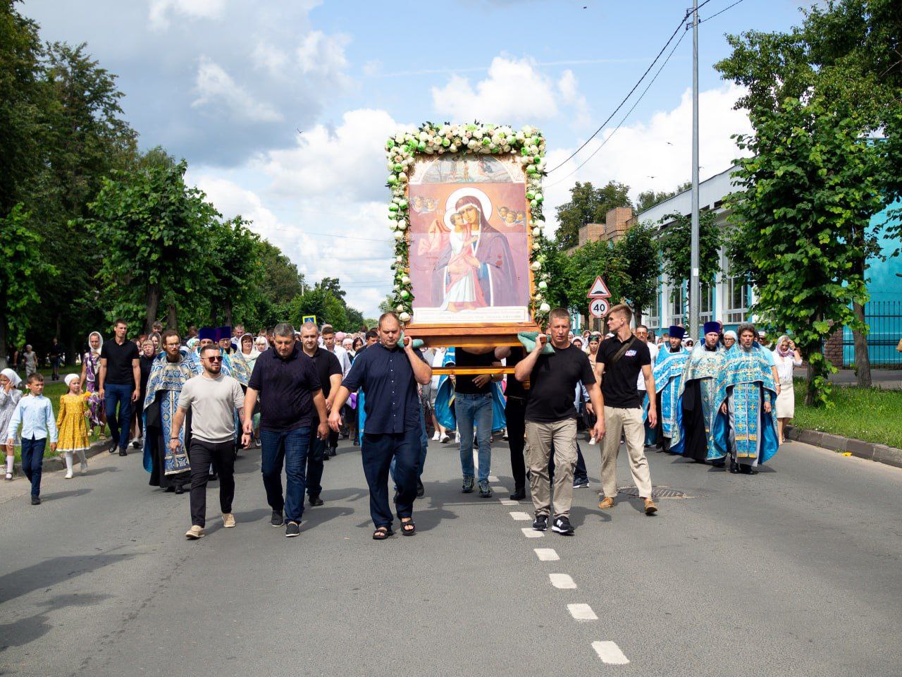 В Серпухове продолжается благодатная традиция почитания чудотворной иконы Божией Матери «Взыскание погибших» – святыни