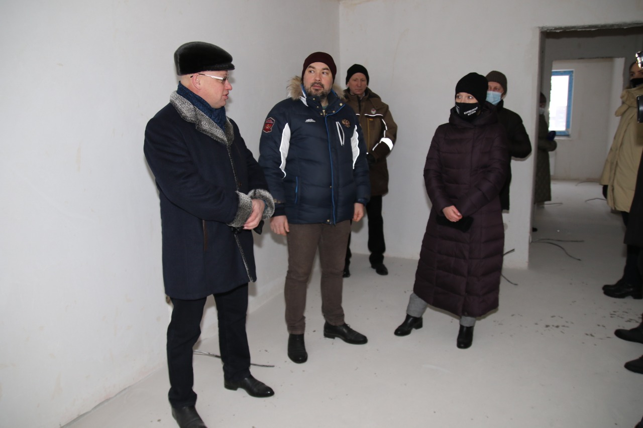 В Серпухове проинспектировали ход ремонтных работ на двух объектах находящихся в мкр. Ивановские Дворики В Серпухове проинспектировали ход ремонтных работ на двух объектах находящихся в мкр. Ивановские Дворики