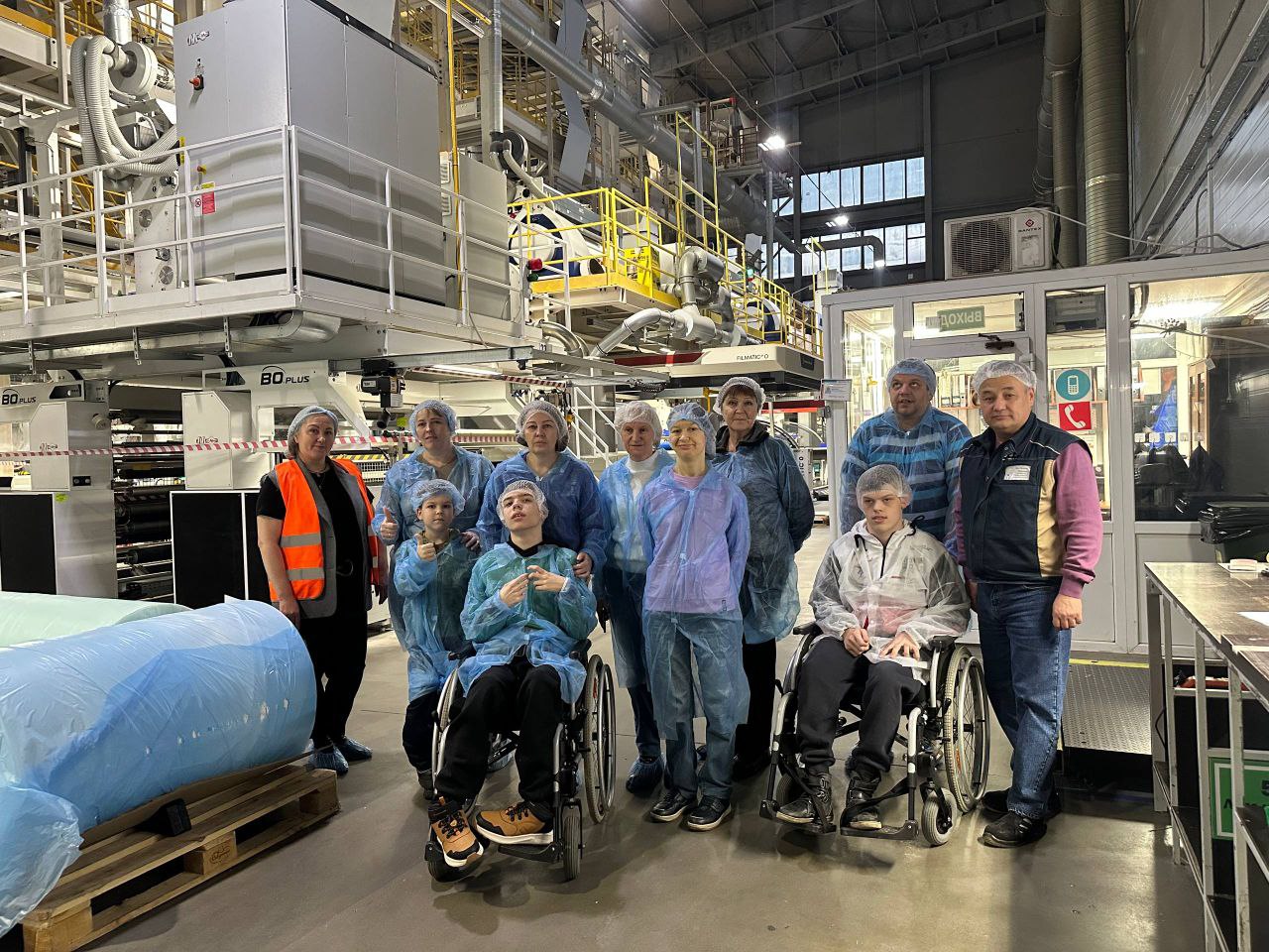 Экскурсию на производство и душевное чаепитие организовали для клуба «ПОДАРок» в Серпухове 