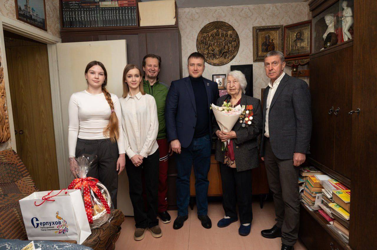 В Серпухове навестили жителей, заставших блокаду Ленинграда