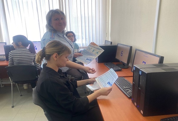 Сотрудники Госавтоинспекции Серпухова провели профилактические беседы с молодыми водителями