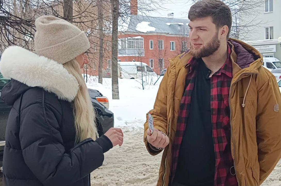 Сторонники партии «Единая Россия» поздравили серпуховичей с Днем защитника Отечества Сторонники партии «Единая Россия» поздравили серпуховичей с Днем защитника Отечества
