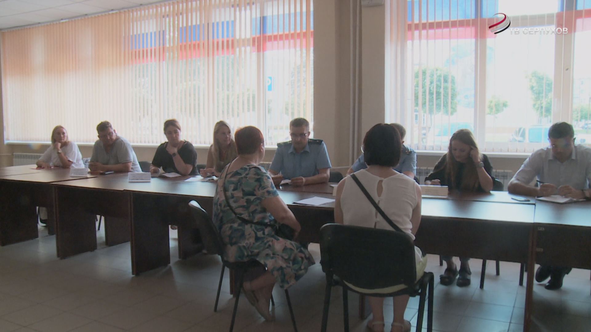 Специалисты различных структур и ведомств провели консультацию для родных участников СВО