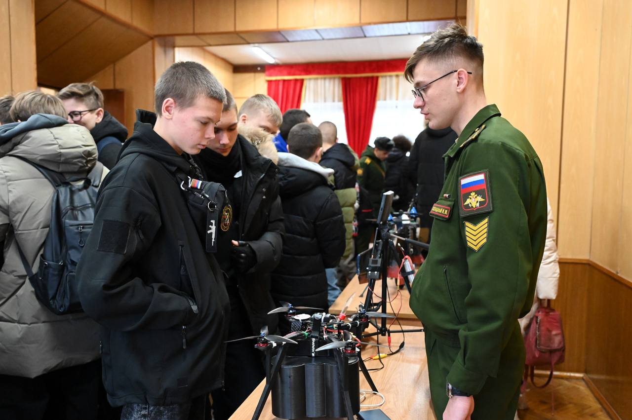 Школьникам и студентам Серпухова рассказали об учёбе в филиале Военной академии РВСН Школьникам и студентам Серпухова рассказали об учёбе в филиале Военной академии РВСН