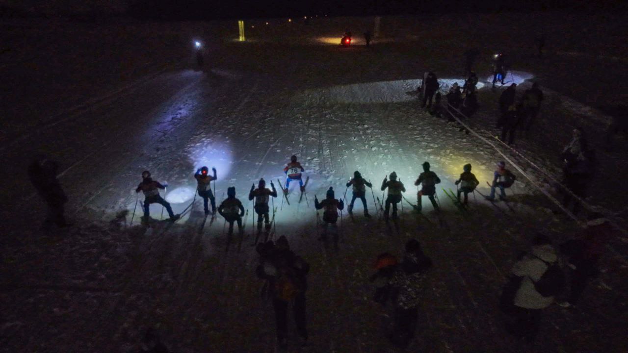 В Серпухове состоялась традиционная лыжная гонка «Dark Ski Race»