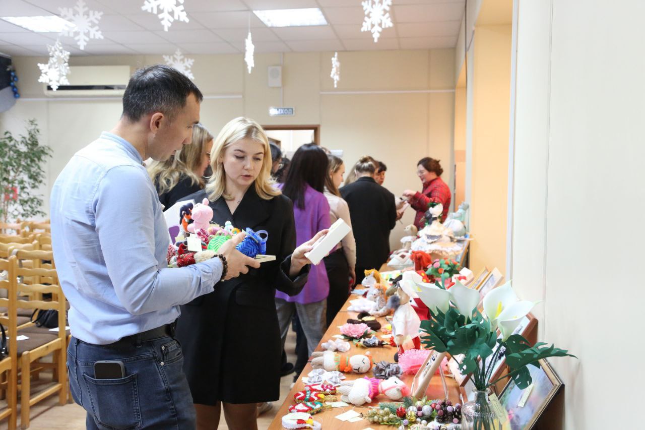 «Я покажу тебе свой мир»: в Серпухове прошла ежегодная благотворительная ярмарка рукоделия