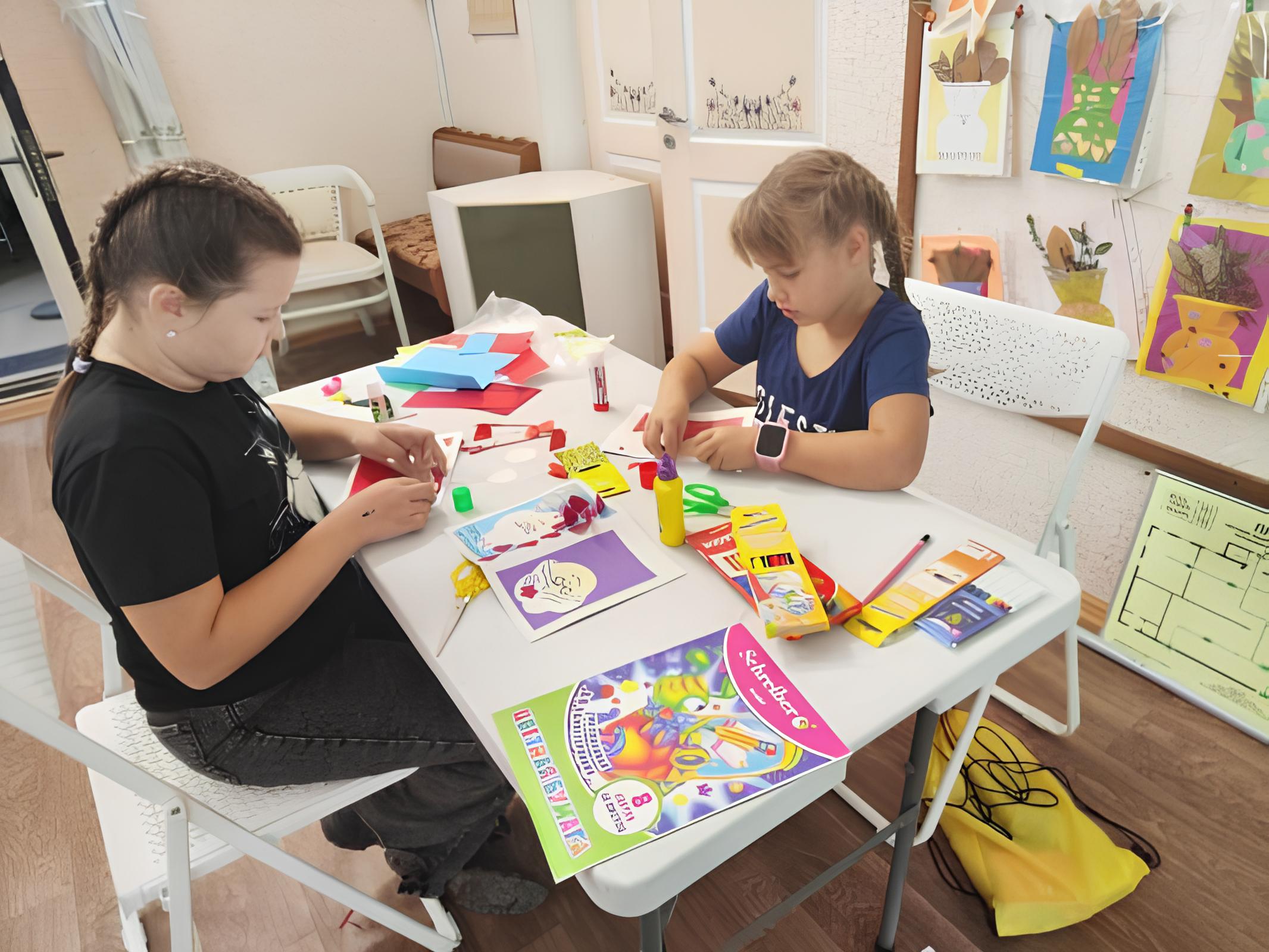 Открытки ко Дню бабушек и дедушек изготовили юные жители деревни Васильевское