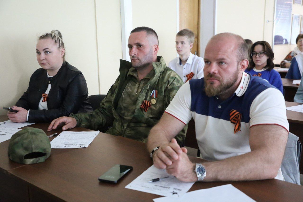 Партийцы Серпухова приняли участие в акции «Диктант Победы» Партийцы Серпухова приняли участие в акции «Диктант Победы»
