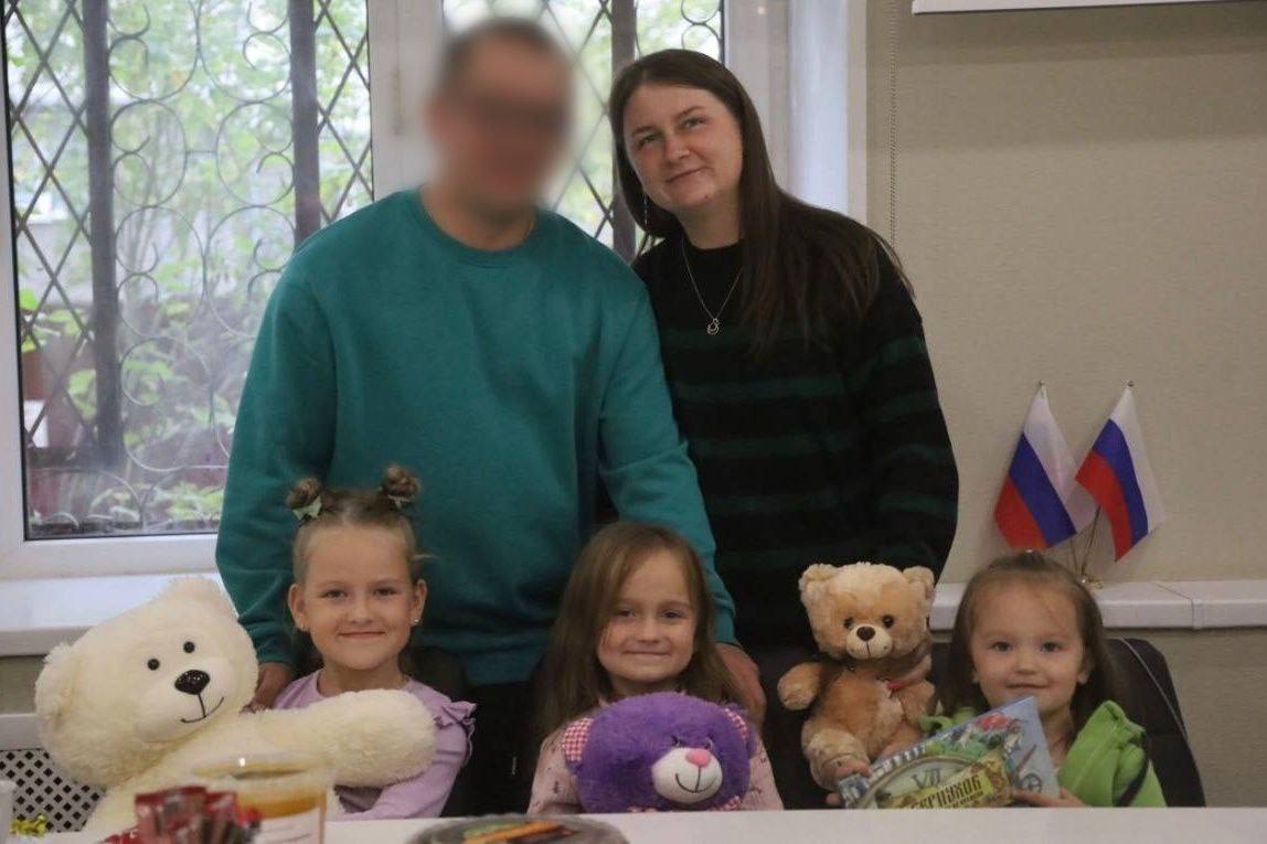 Бойцу СВО в серпуховском Едином центре поддержки передали гуманитарную помощь Бойцу СВО в серпуховском Едином центре поддержки передали гуманитарную помощь