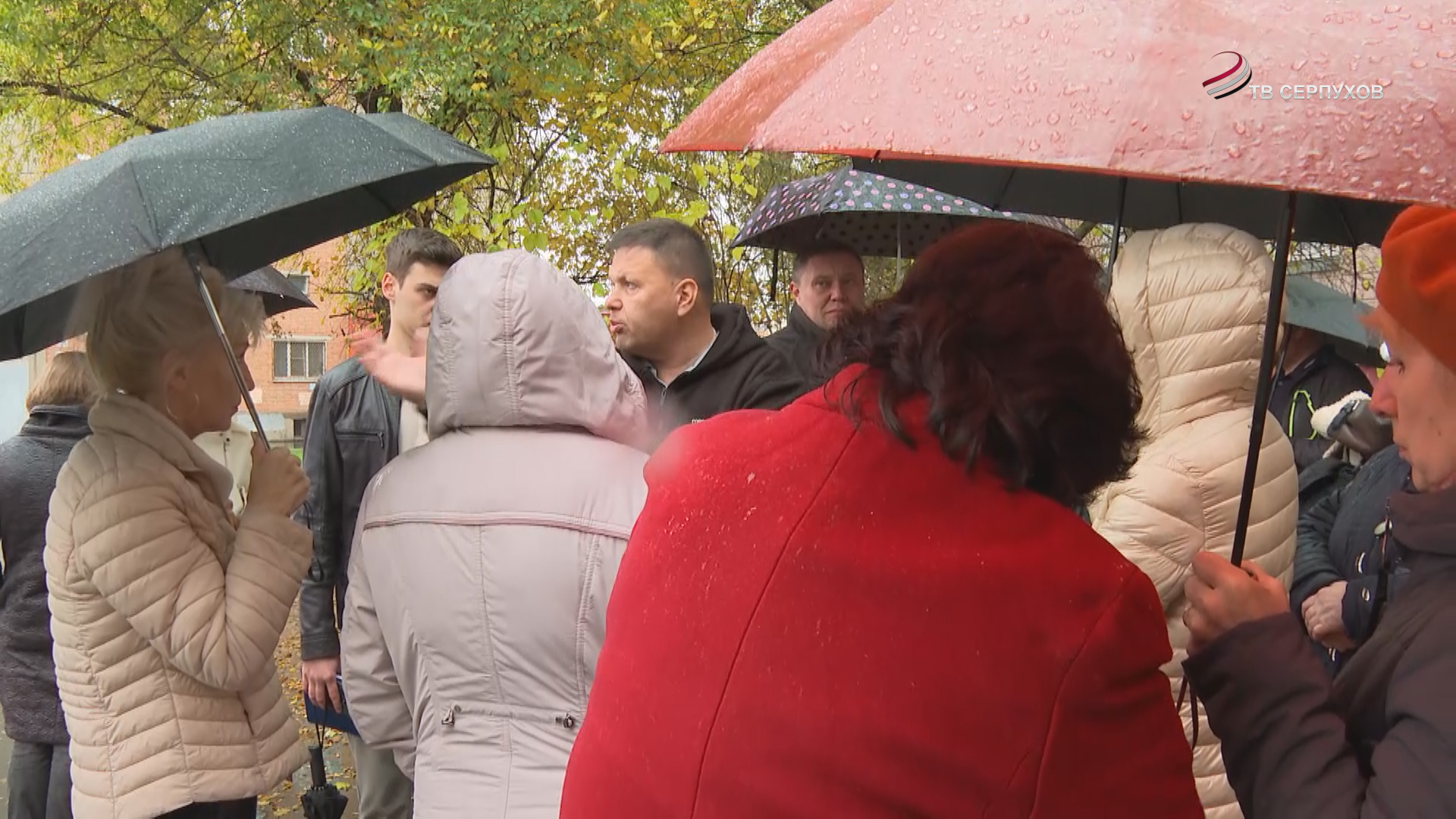 В Серпухове прошла встреча профильных специалистов с жителями дома 155 на улице Ворошилова