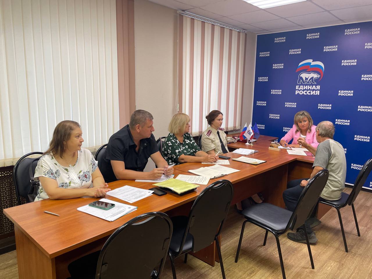 На правовые вопросы серпуховичей продолжают отвечать депутаты Городского округа Серпухов На правовые вопросы серпуховичей продолжают отвечать депутаты Городского округа Серпухов