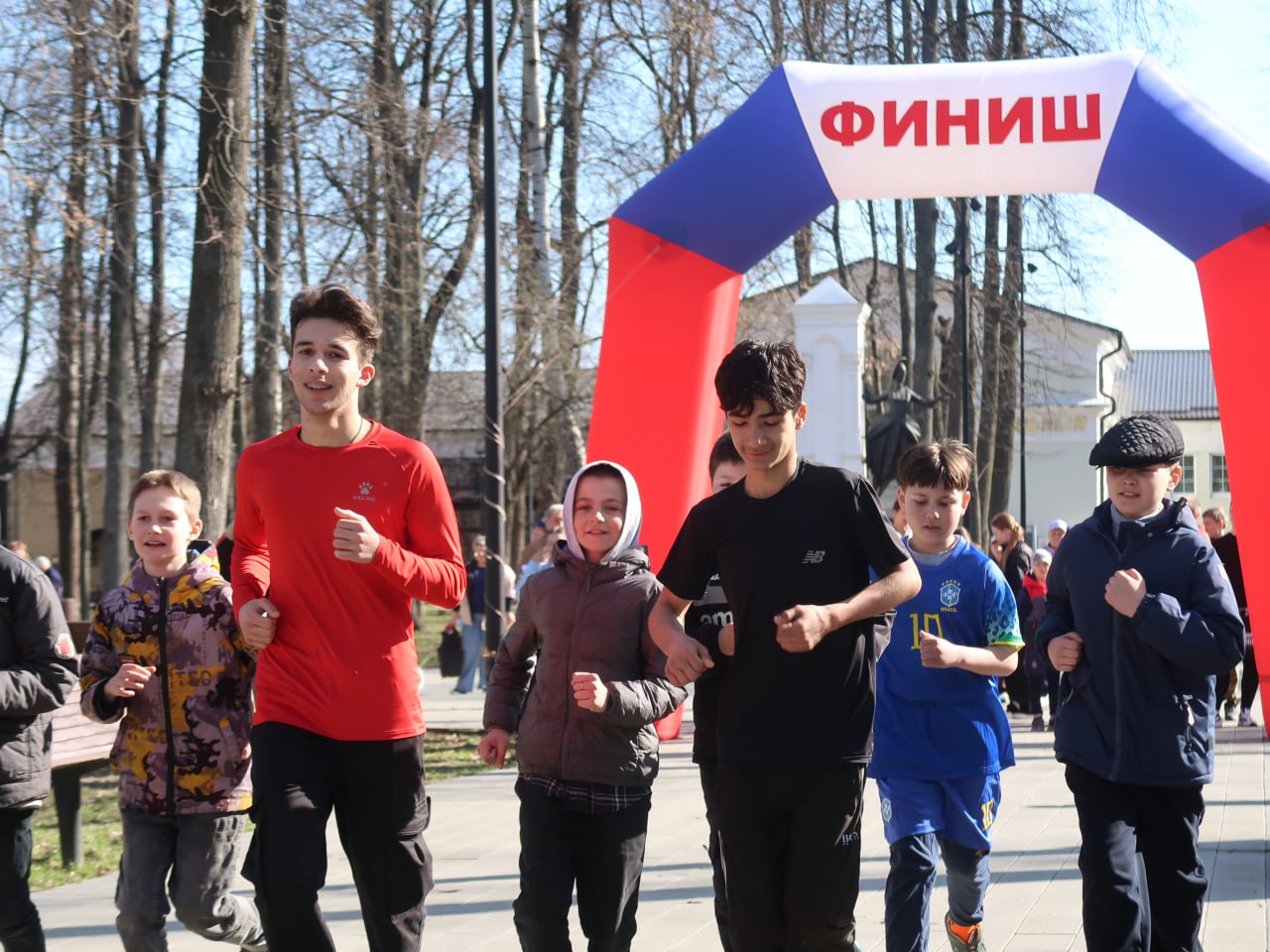В Серпухове прошёл пробег в честь Дня здоровья