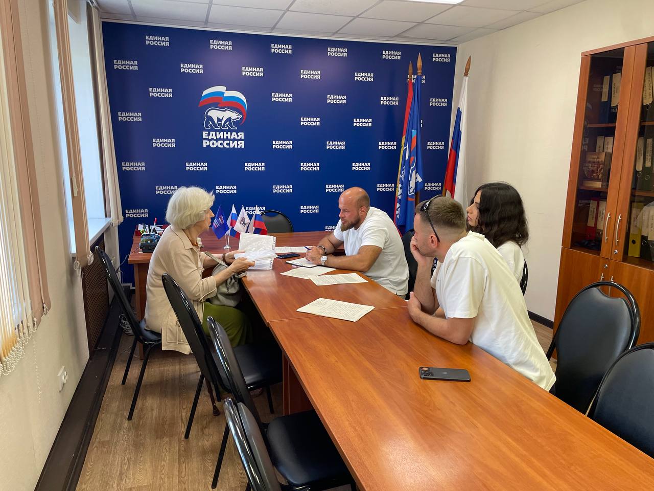 Прием граждан провел депутат городского Совета в Серпухове Прием граждан провел депутат городского Совета в Серпухове