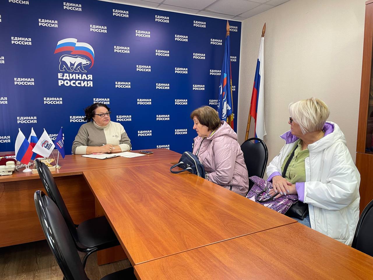 Депутат Мособлдумы Татьяна Карзубова встретилась с жителями Серпухова на приёме