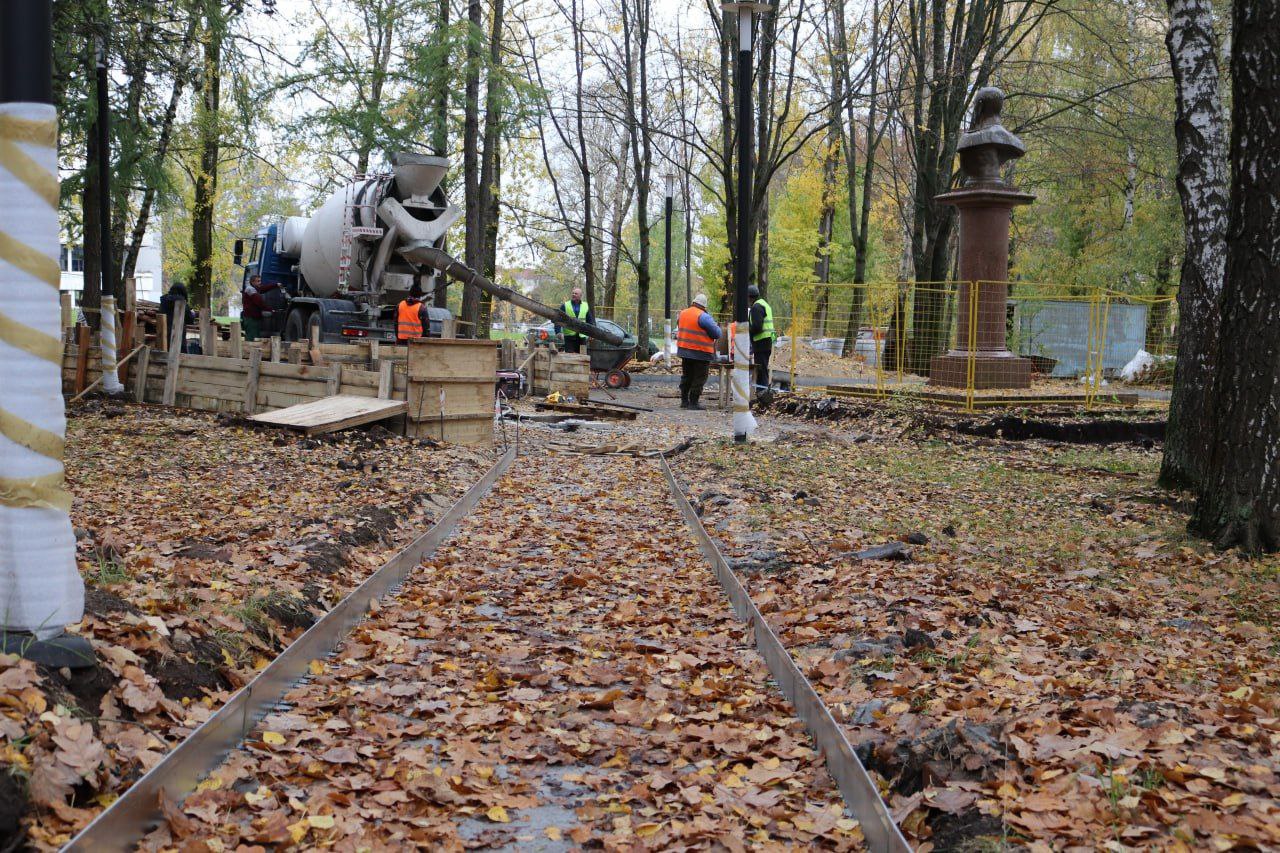 В Пущино благоустраивают сквер имени Михаила Кузнецова
