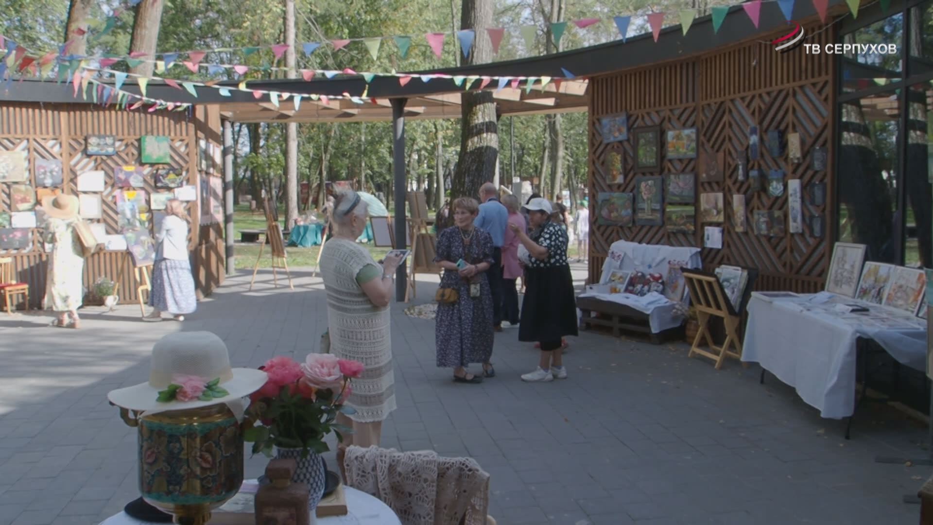 В парке имени Олега Степанова в арт-чаепитии участвовали 11 художников В парке имени Олега Степанова в арт-чаепитии участвовали 11 художников