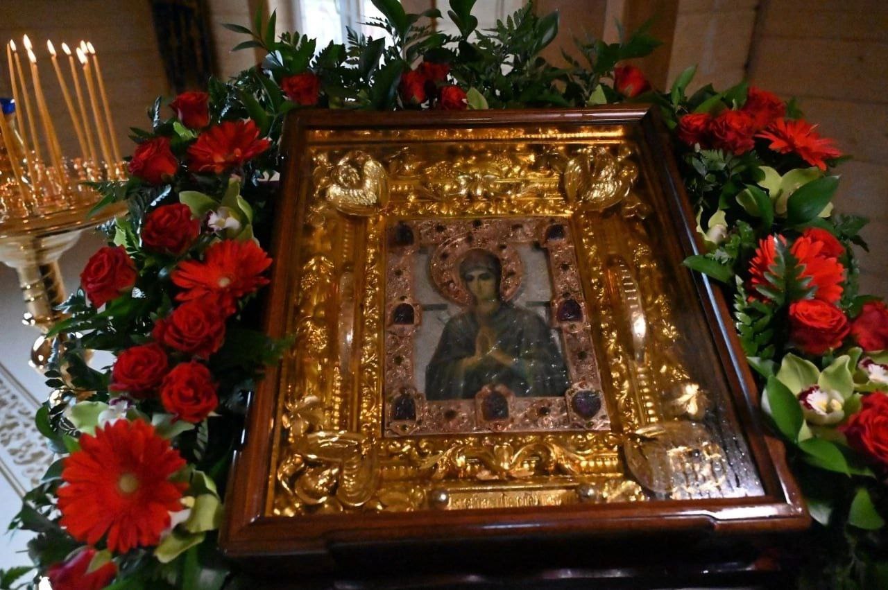 К Пасхе в храм деревни Сераксеево в Серпухове доставили икону «Умягчение злых сердец»