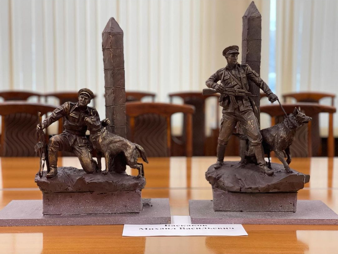 Глава г.о. Серпухов Юлия Купецкая в своем инстаграме предложила выбрать лучший памятник пограничникам Глава г.о. Серпухов Юлия Купецкая в своем инстаграме предложила выбрать лучший памятник пограничникам