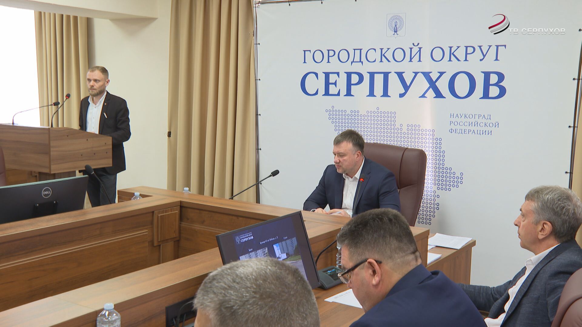 В Серпухове продолжается ямочный ремонт