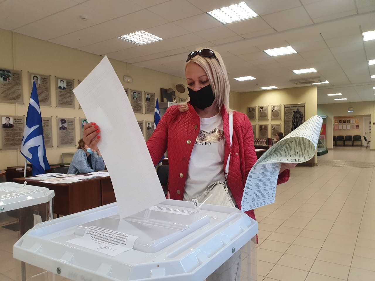 В Серпухове состоялось предварительное голосование "Единой России" В Серпухове состоялось предварительное голосование "Единой России"
