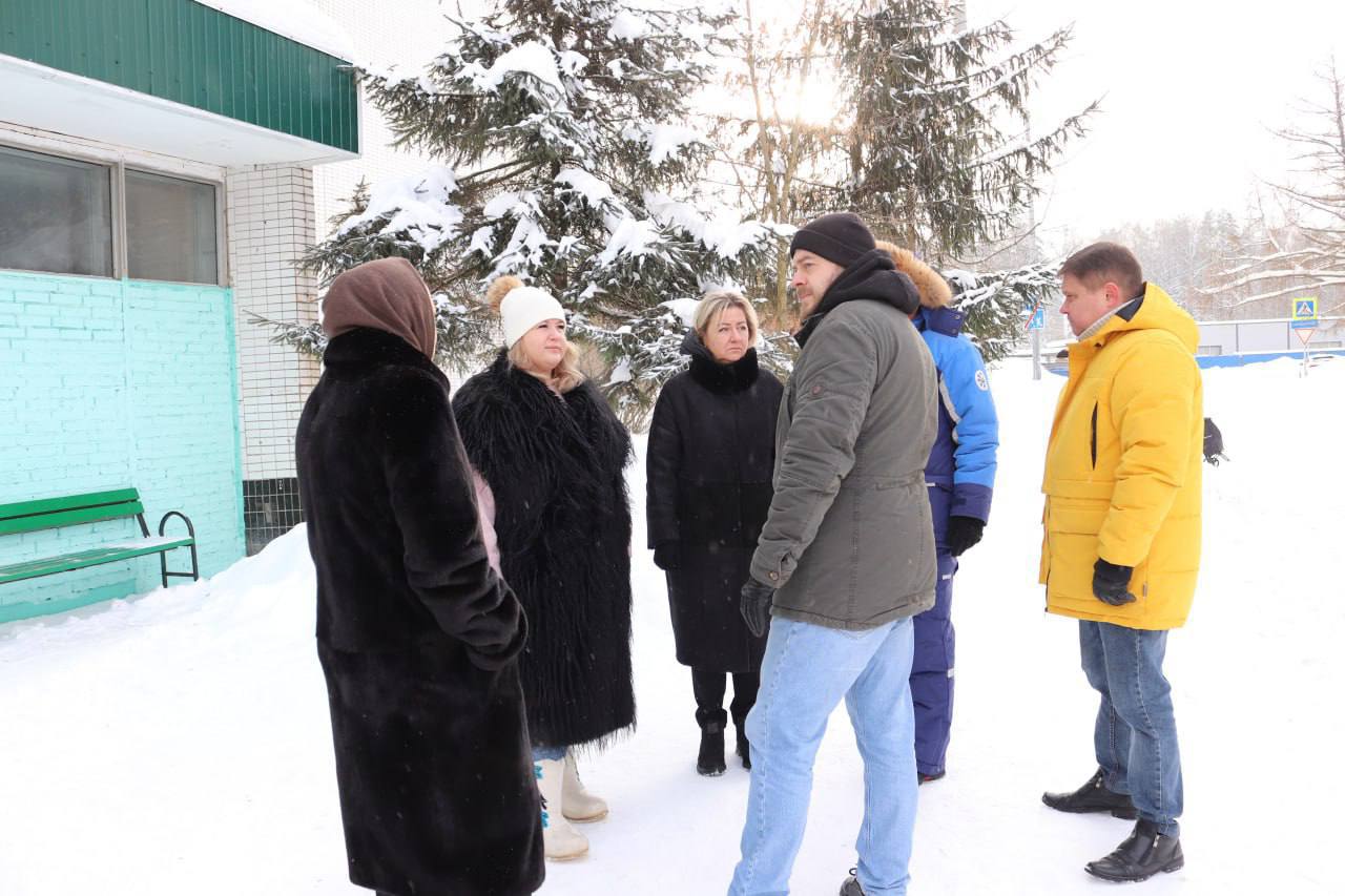 В Пущино проверили ход уборки снега