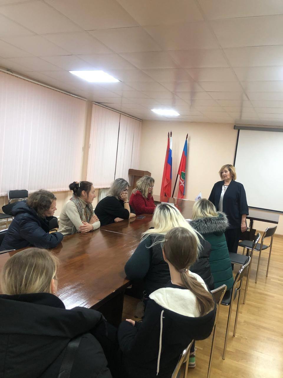 В Большом Серпухове семьям участников спецоперации подарили билеты в цирк