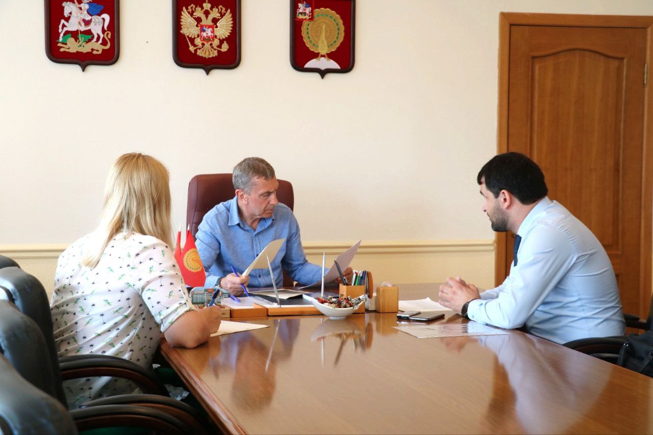 Председатель Совета депутатов Серпухова Михаил Шульга провел приём граждан Председатель Совета депутатов Серпухова Михаил Шульга провел приём граждан