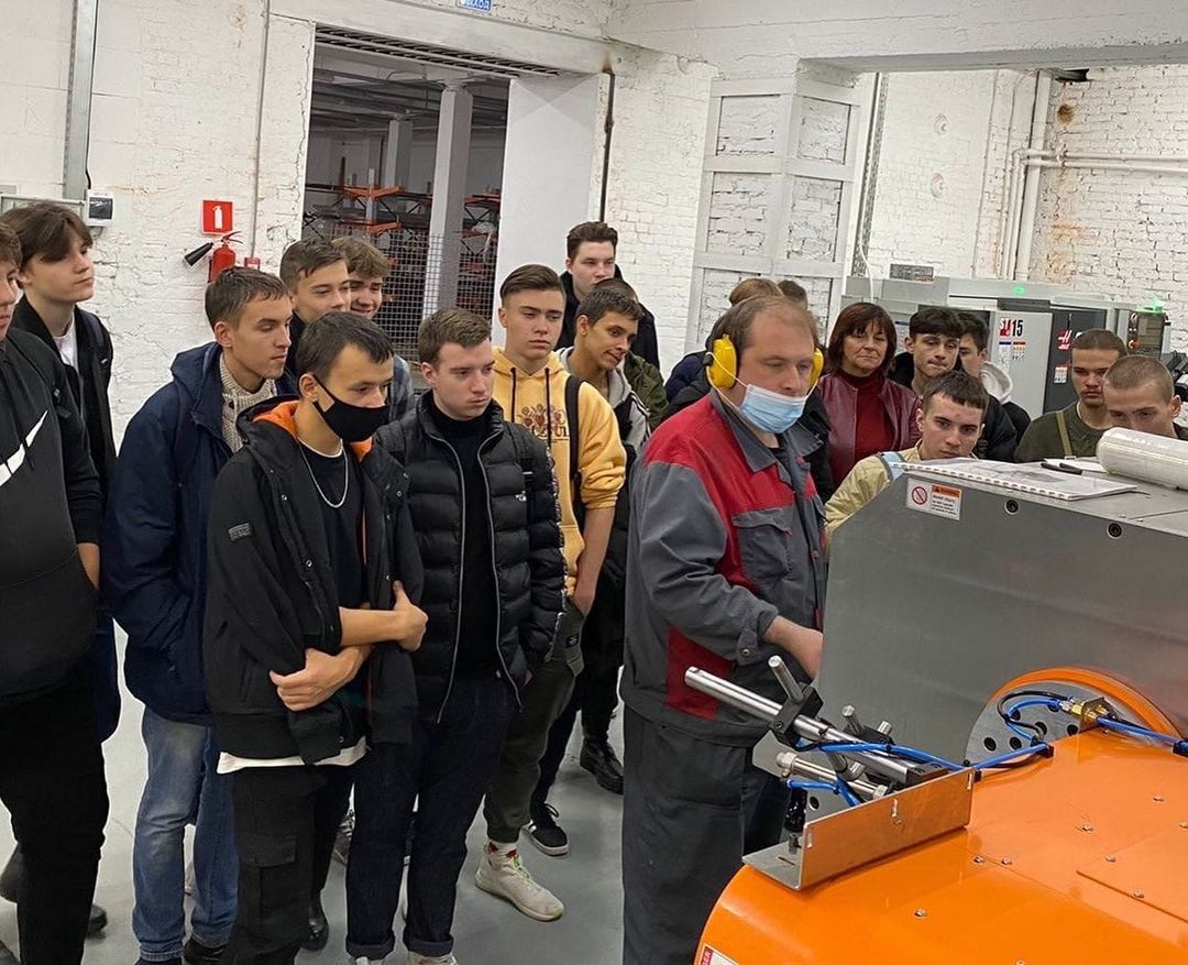 Студенты Серпухова ознакомились с работой передового предприятия