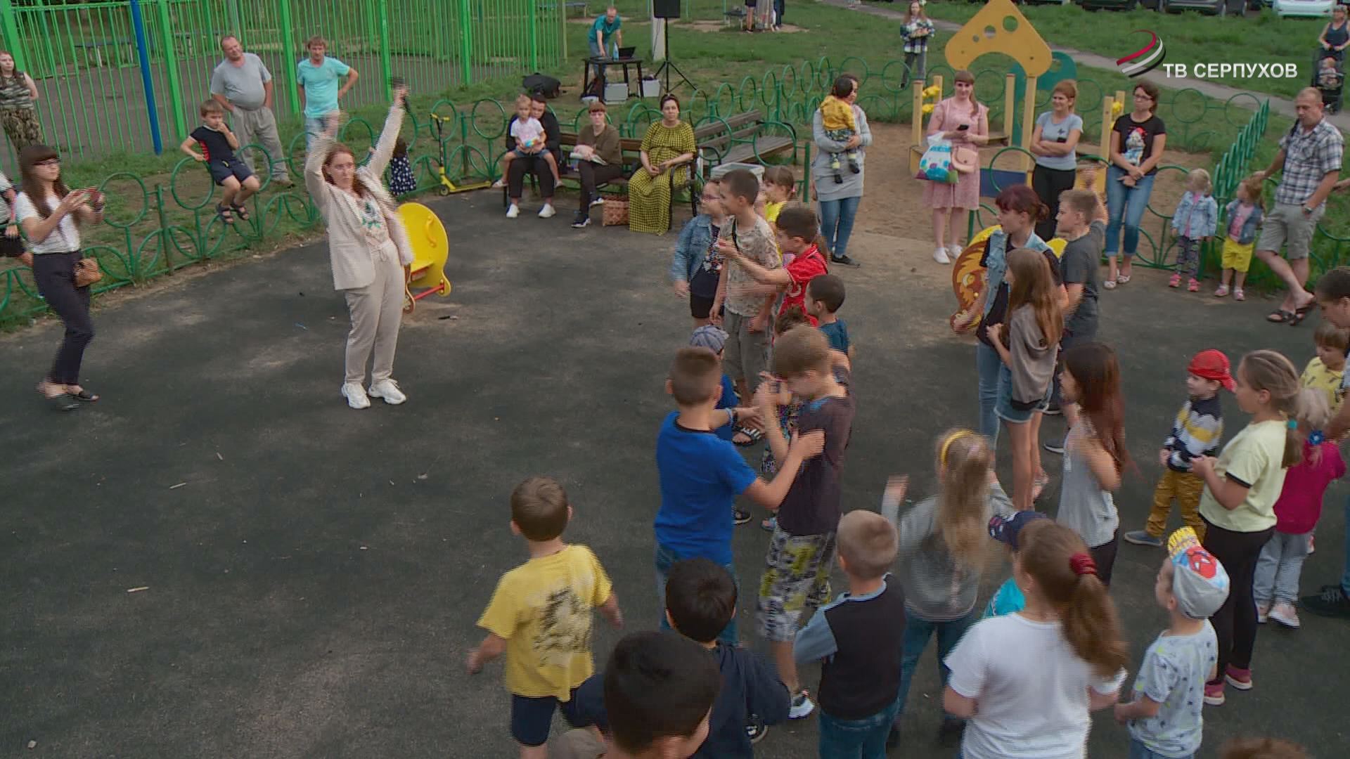 Праздник день двора. Дом ребенка сызрань монгора. Что на дне двора. Праздник на улице. На улице 9 мая отпраздновали день двора.