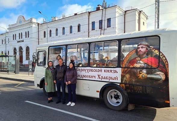 В Серпухове брендированный автобус вышел на маршрут В Серпухове брендированный автобус вышел на маршрут