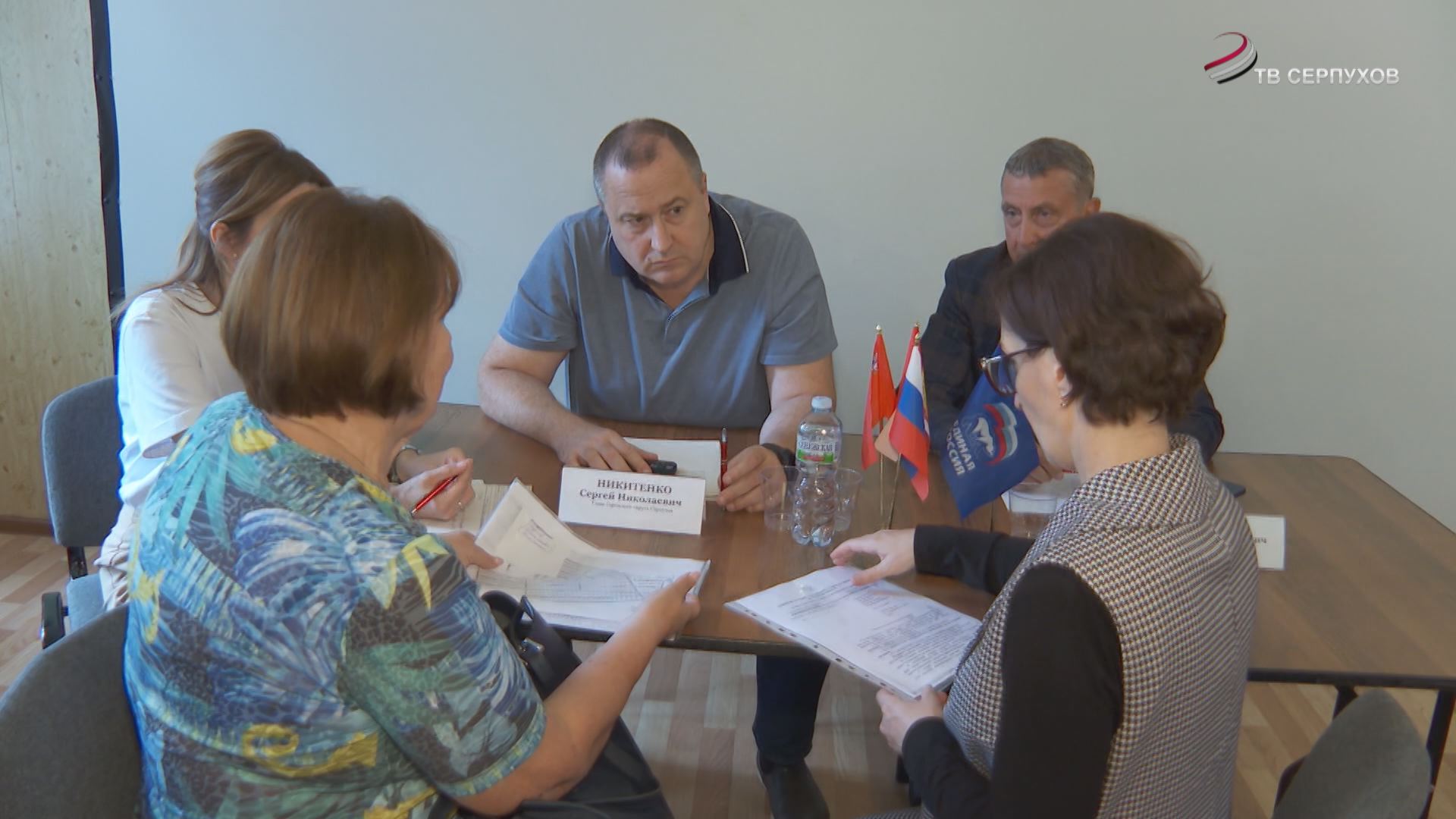 В лужках отработала выездная администрация