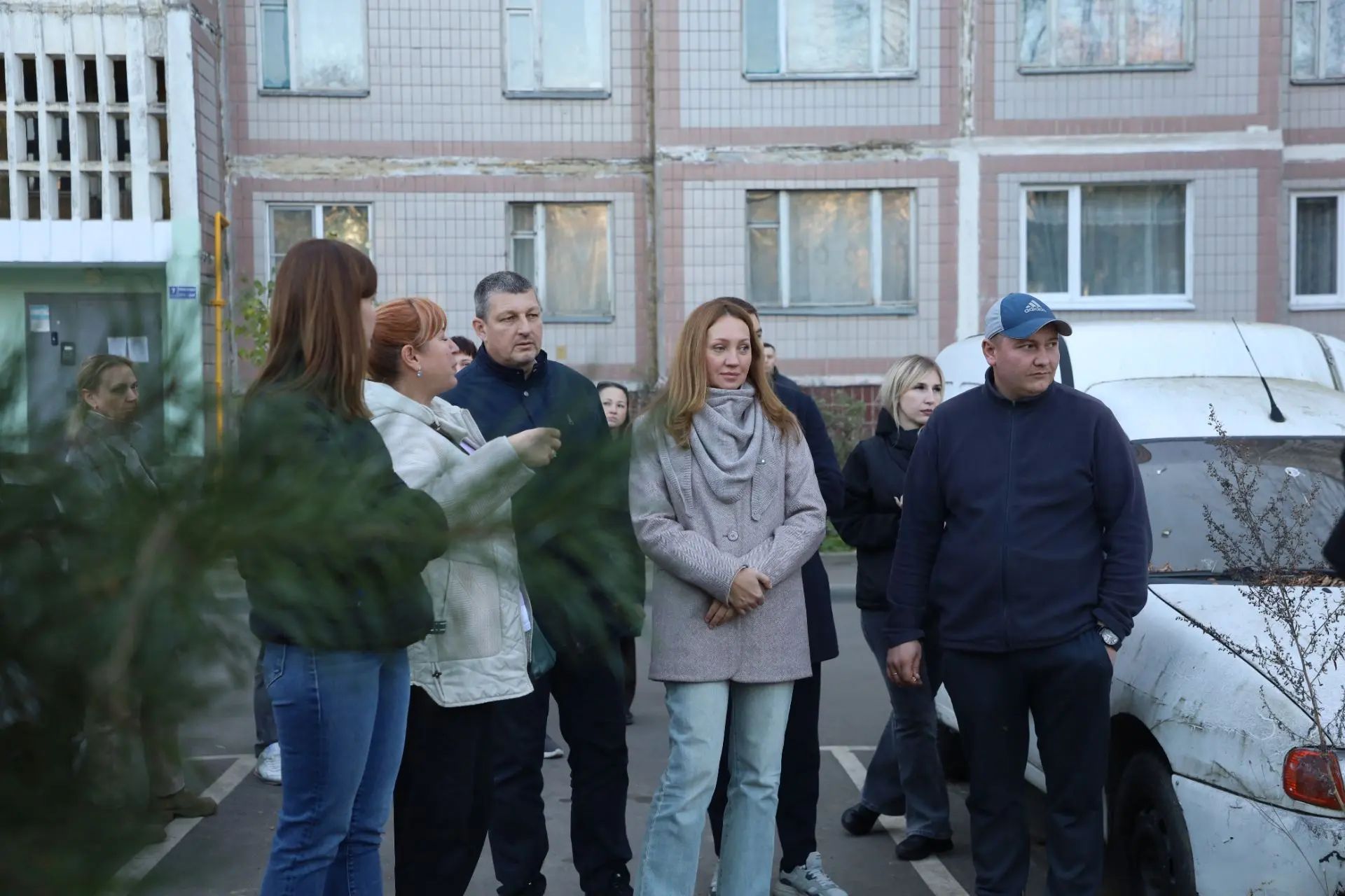 ‎В Серпухове проверили состояние двора в районе автозавода