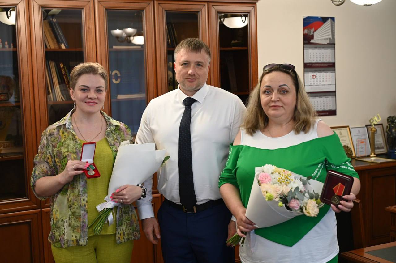 В Серпухове вручили награды близким участников спецоперации