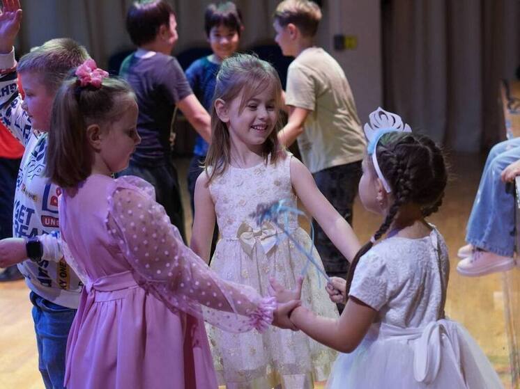 В Пущино прошла детская дискотека «С листопадом в танце»
