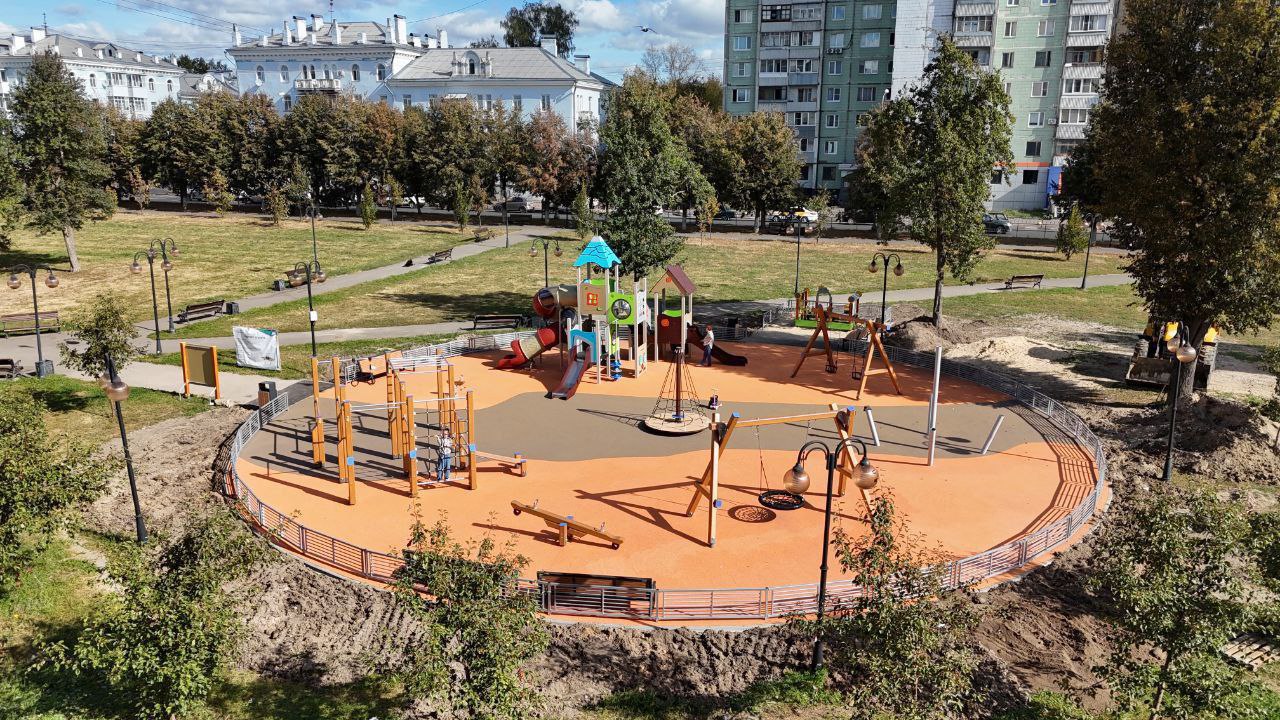 В Серпухове продолжается обновление детских игровых комплексов и дворов