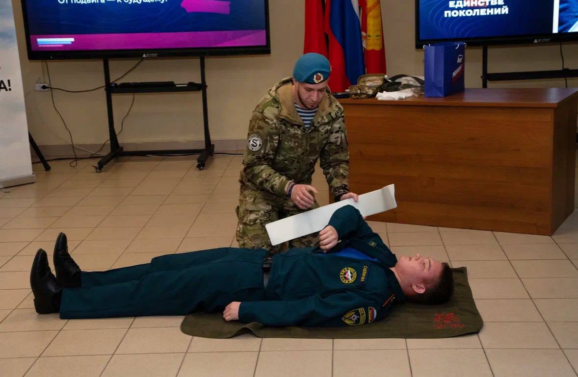 «Шаман» учит спасать жизни: в Серпухове ветеран СВО провел мастер-класс по тактической медицине