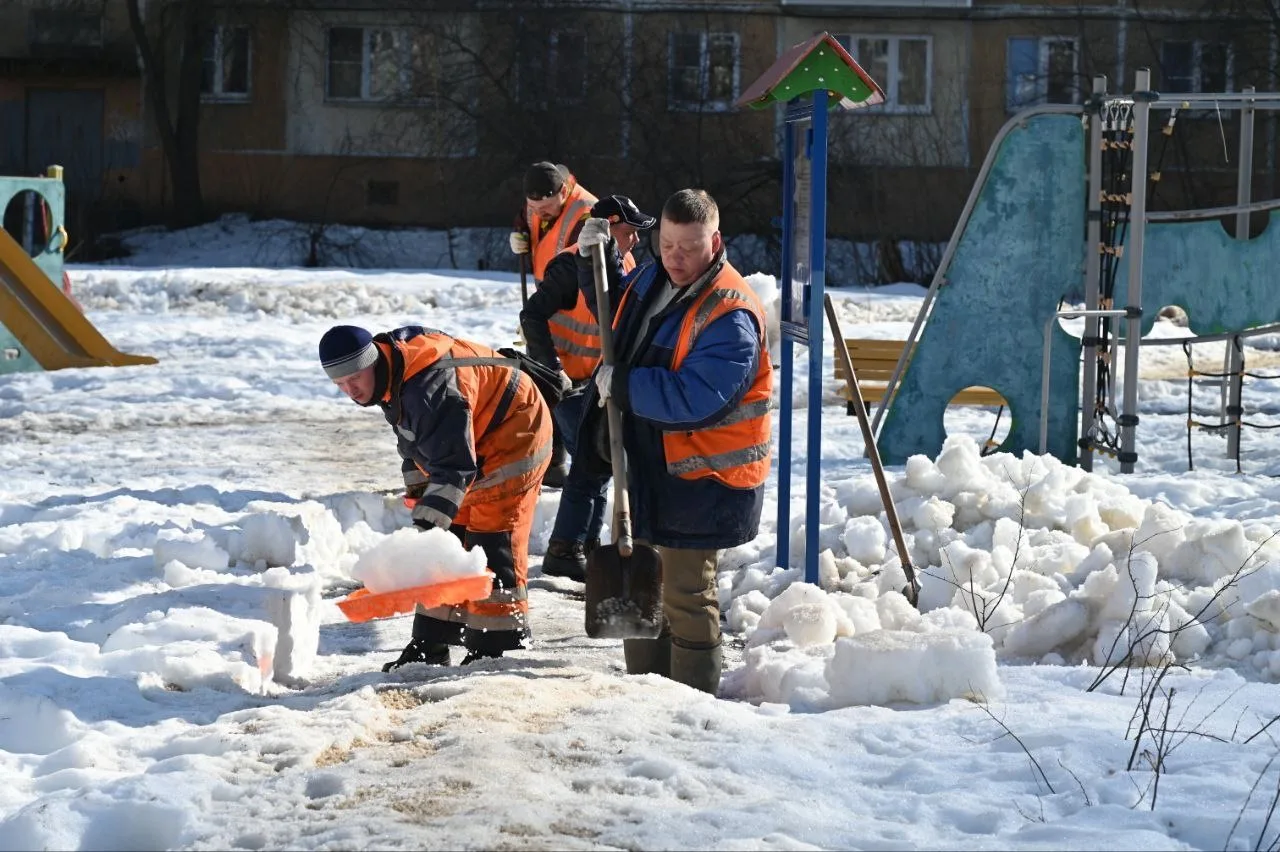 Весна в Серпухове: Городской округ переходит к генеральной уборке после зимы.