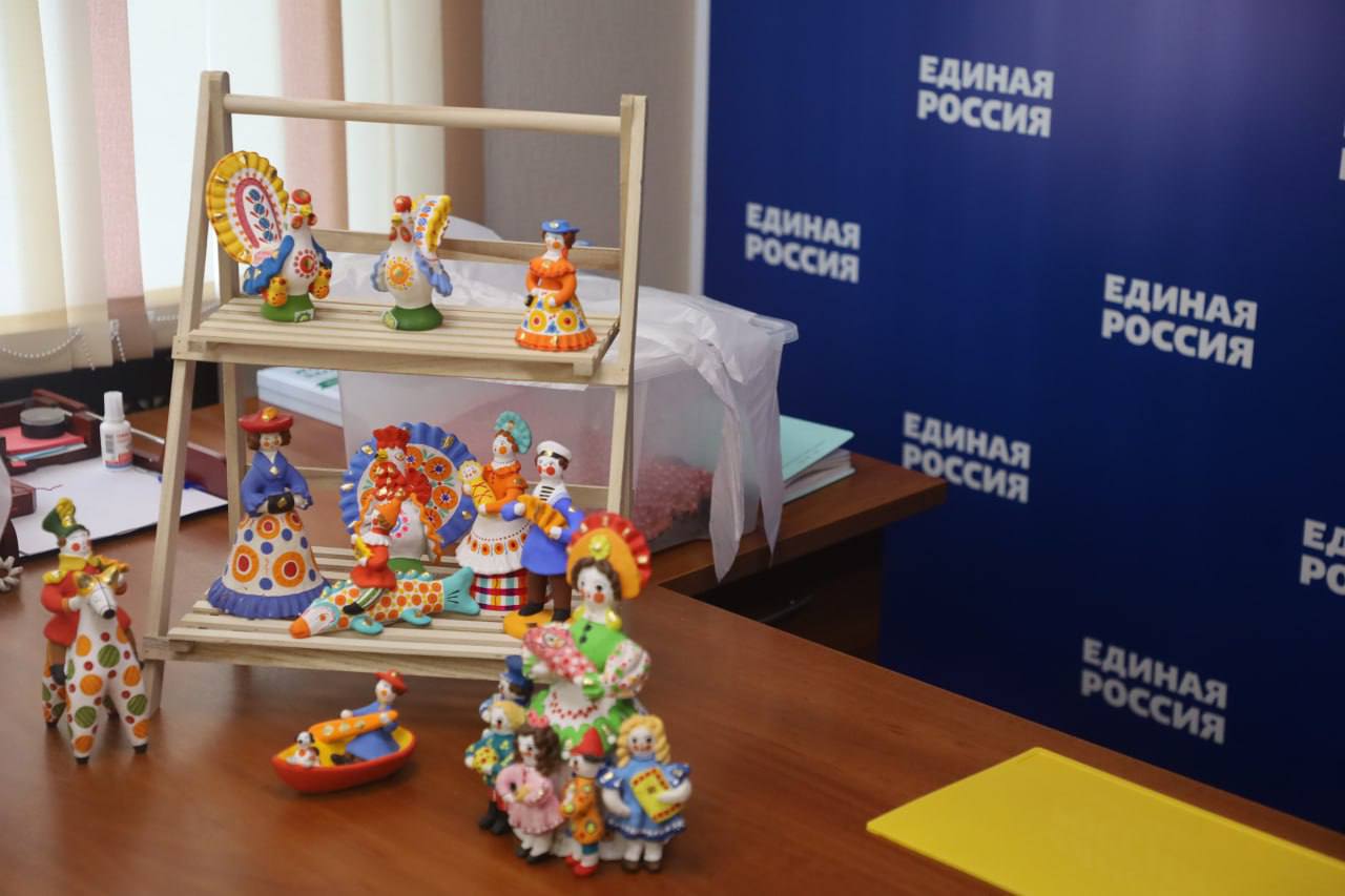 Мастер-класс для детей бойцов СВО прошёл в приёмной партии «Единая Россия» в Серпухове