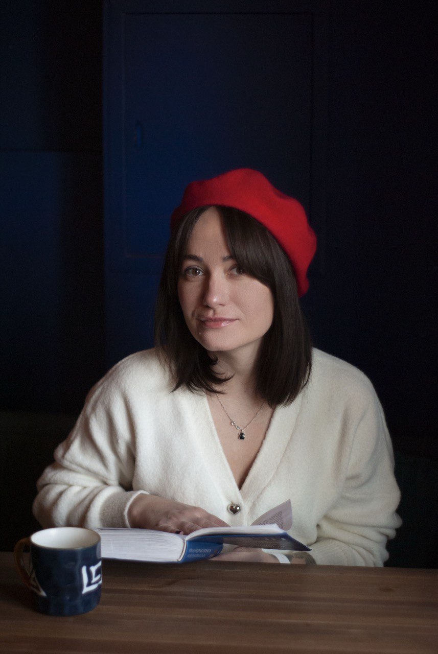 В День елочных игрушек керамист Евгения Оха раскрывает секреты создания праздника